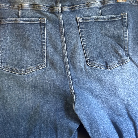 KanCan by Maurice’s 22W jeans - Picture 3 of 3